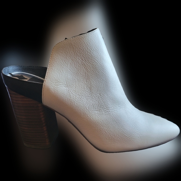 NWOT White Leather Block Heeled Bootie Dolce Vita - Picture 2 of 10